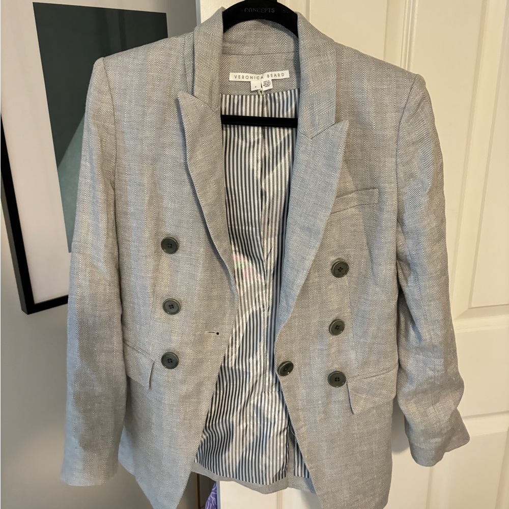 Veronica beard suit size 4